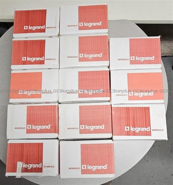 Photo de Moulures pour fils Legrand OFR