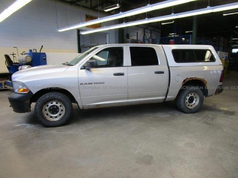 Photo de Ram 1500 ST cabine double 4RM,