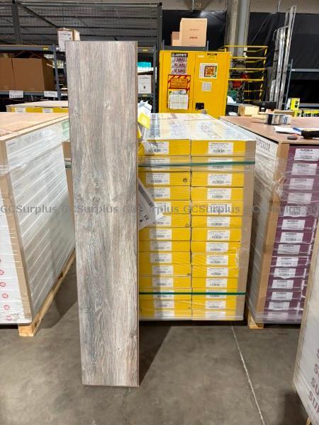 Photo de Plancher stratifié gris Swiss 