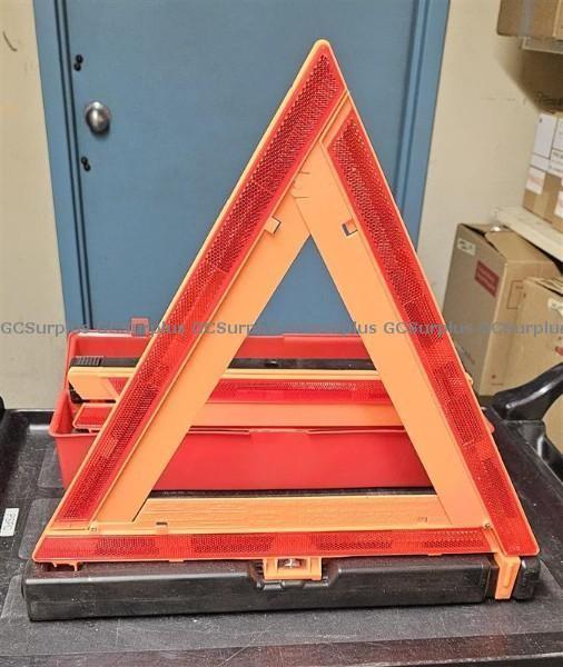 Photo de Ensembles de triangles de sécu