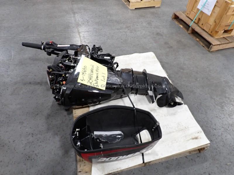 Picture of 25 HP Evinrude Outboard Motor